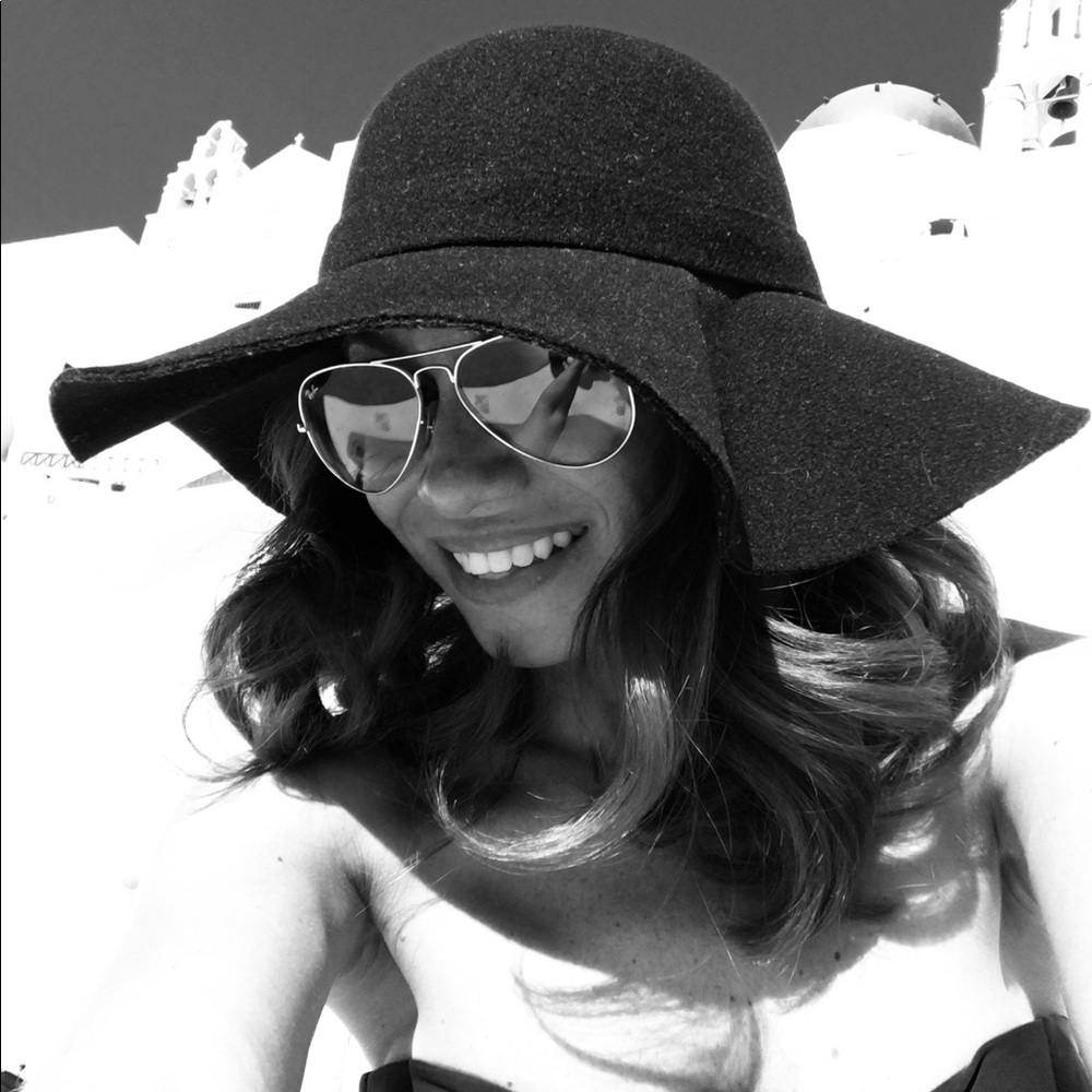 Meet your Posher, Crystal